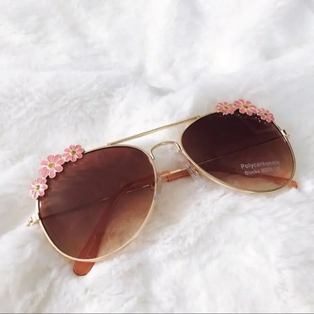 Flower Pink Gold Accented Trim Aviators Sunglasses
